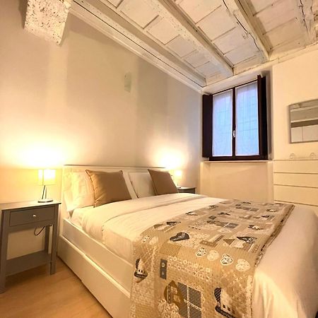 Residenza Serena Suite-Centro Storico Mantova Luaran gambar