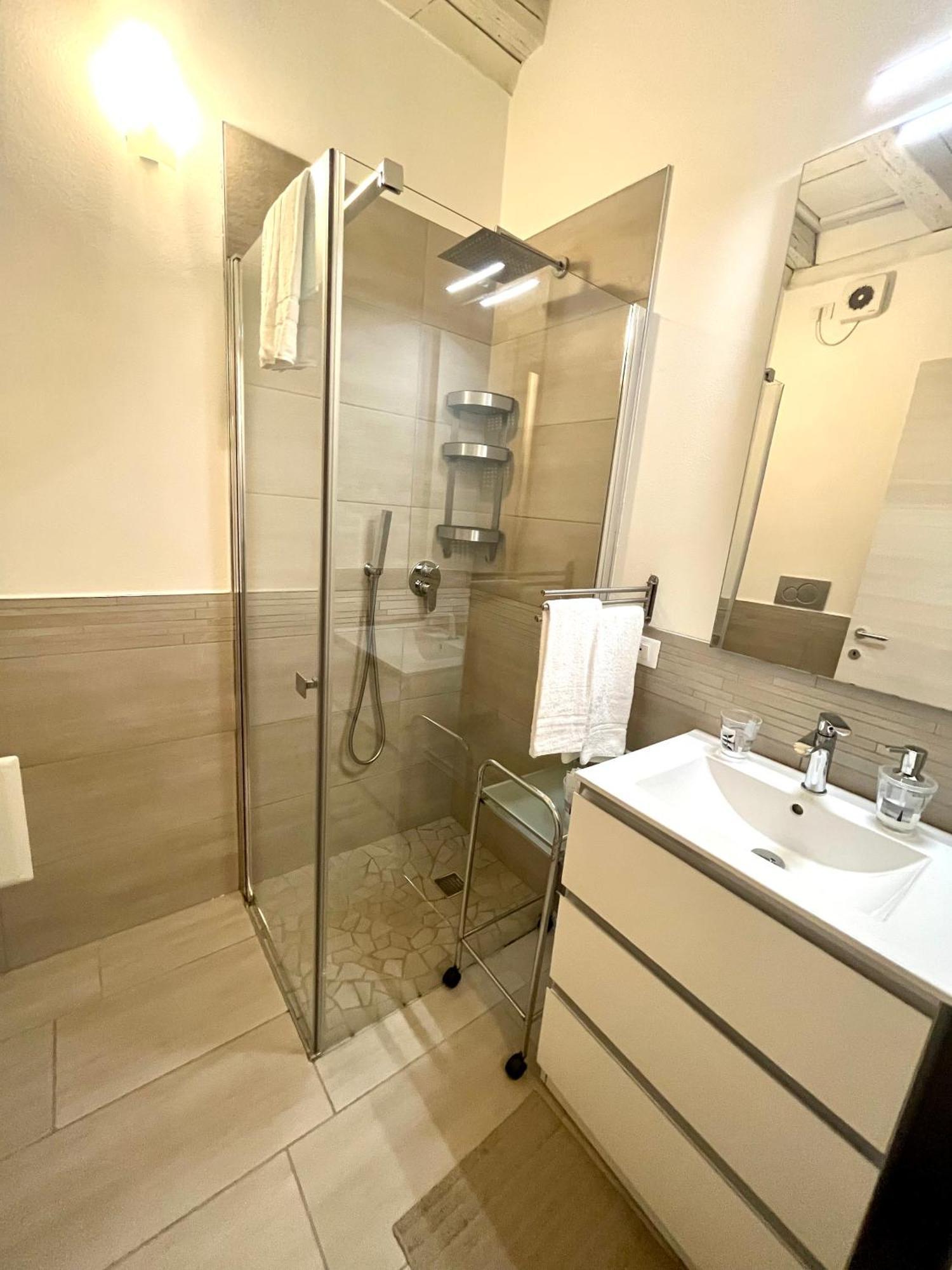 Residenza Serena Suite-Centro Storico Mantova Luaran gambar
